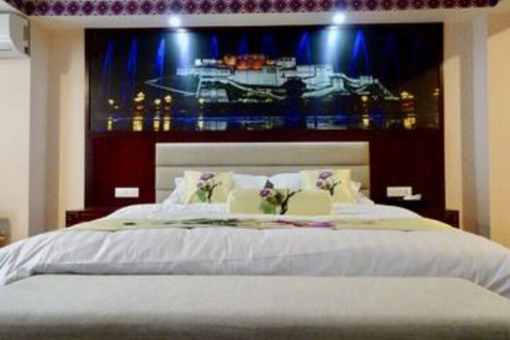 Room 12 of 37