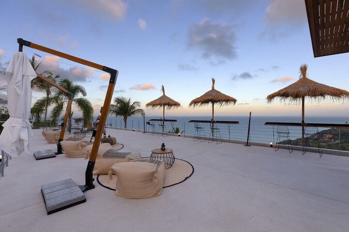 Sundeck 69 of 80