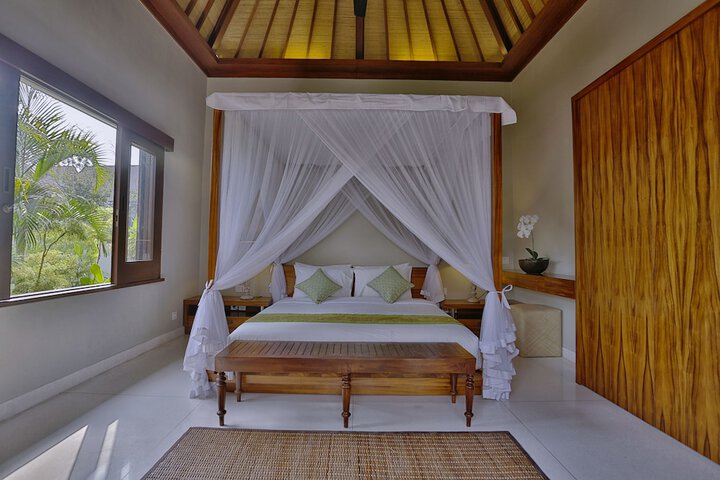 Room 3 of 20
