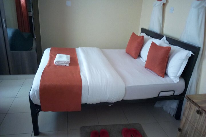 Room 2 of 20