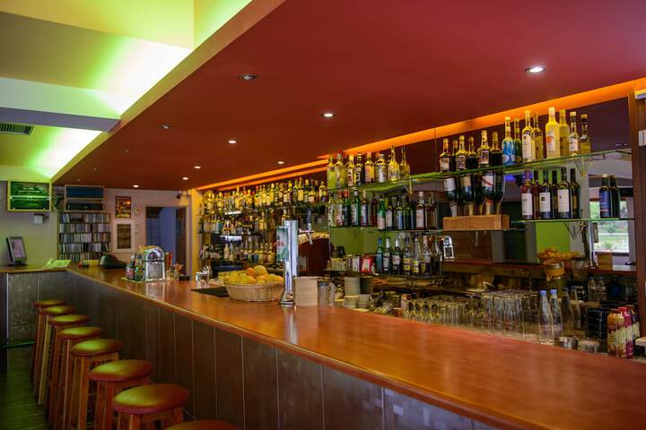 Lounge 99 of 132