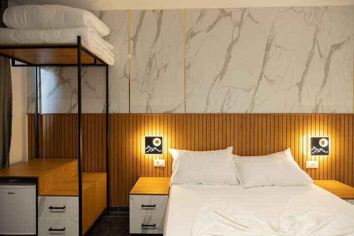 Room 12 of 50