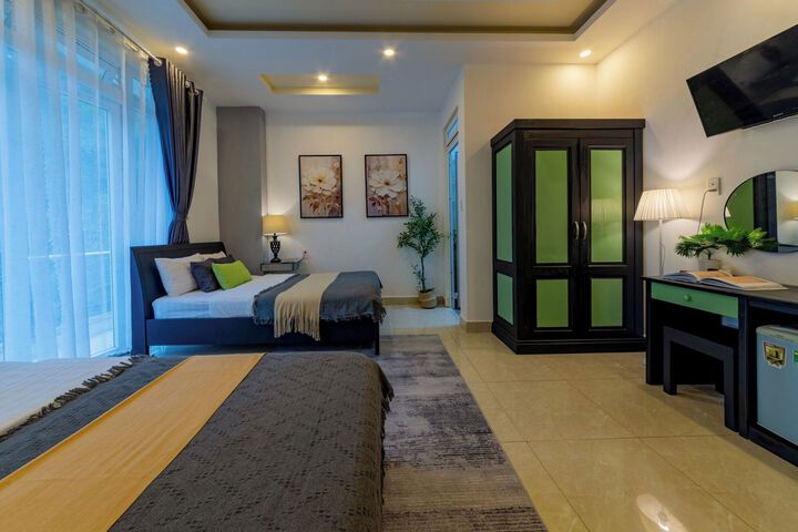 Room 32 of 41