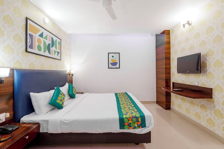 Room 10 of 37