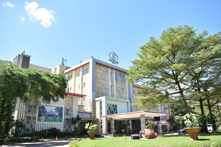 Image of LORIN SYARIAH HOTEL SENTUL