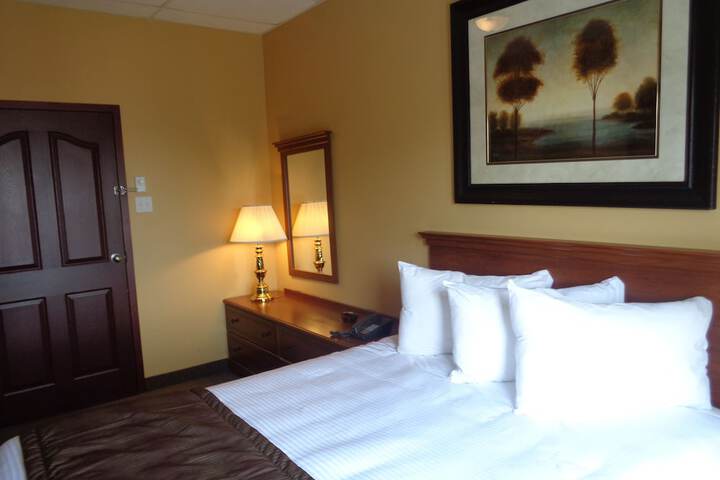 Room 8 of 40