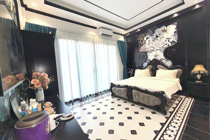 Room 27 of 46