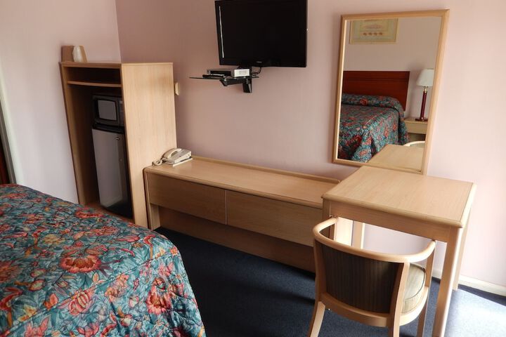 Room 2 of 24