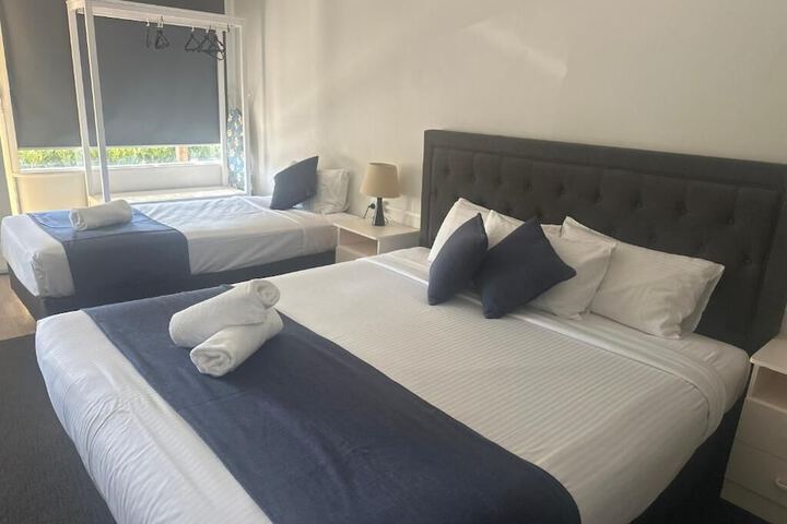 Room 10 of 37