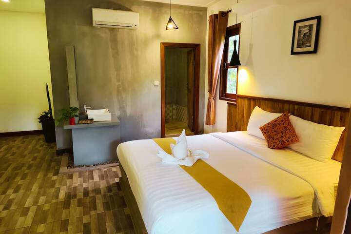 Room 6 of 30