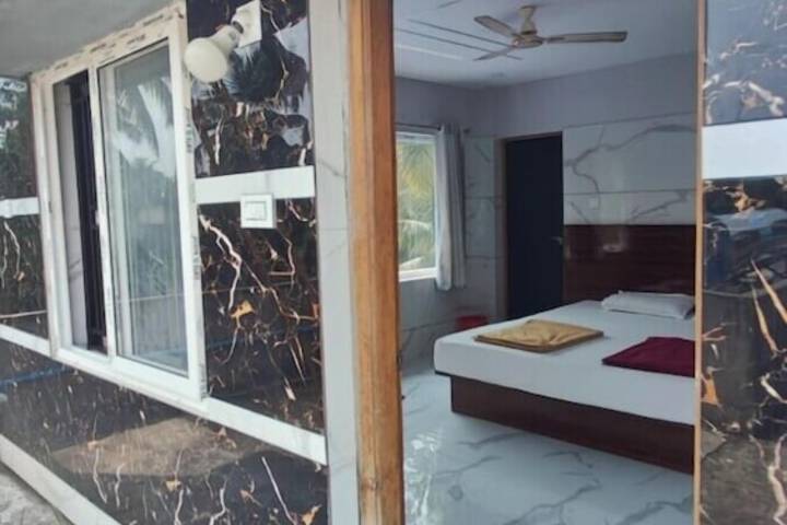 Room 3 of 17
