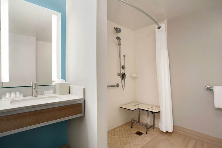 Bathroom shower