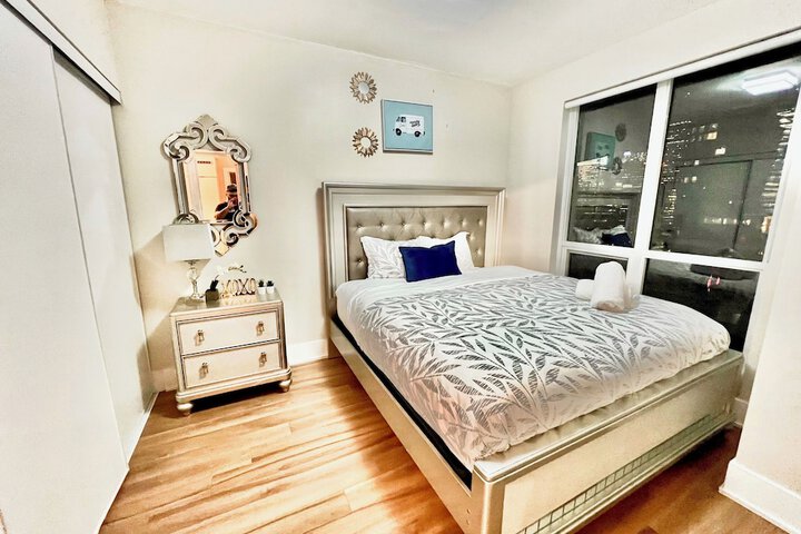 Room 12 of 33