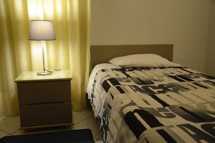 Room 9 of 34