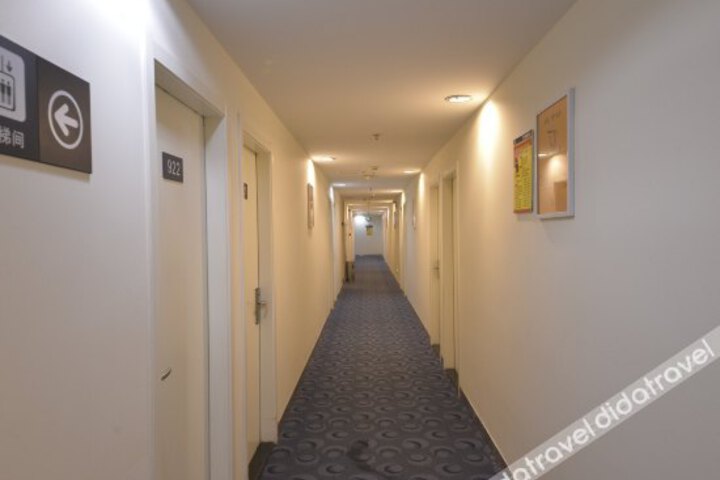 General 8 of 18
