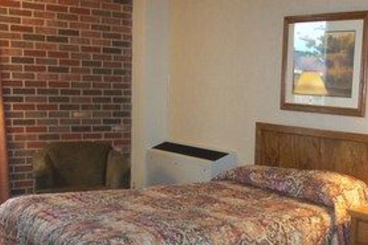 Room 8 of 16