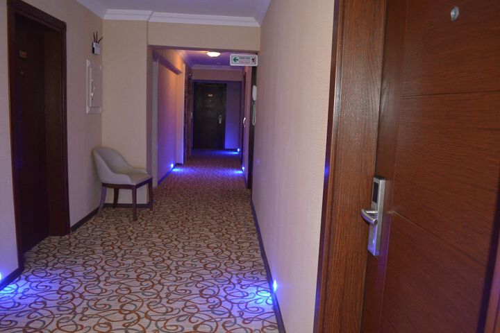 Ballroom/Hall 18 of 23