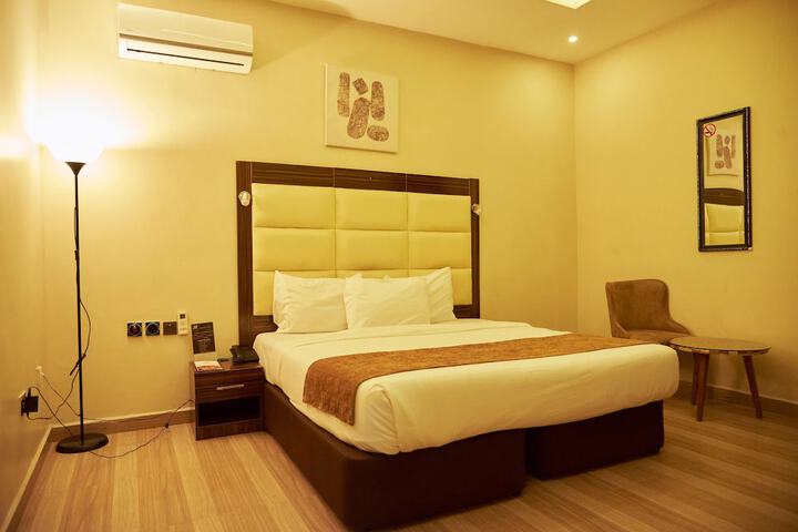 Room 25 of 35