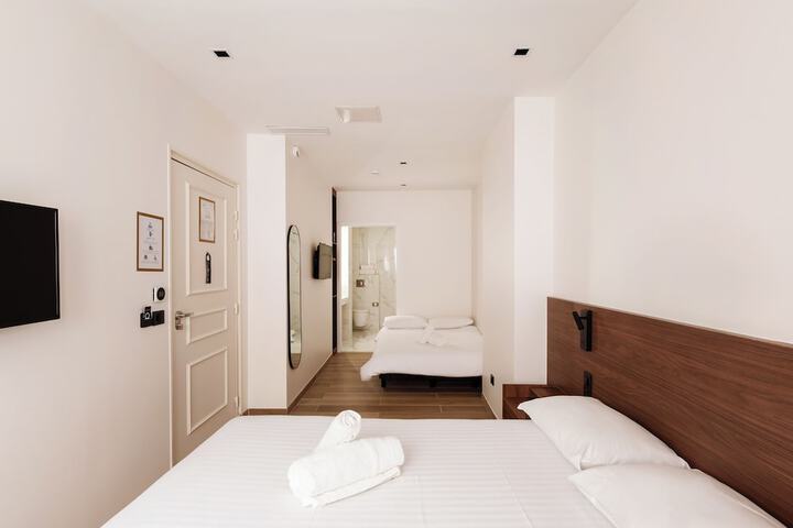 Room 18 of 35