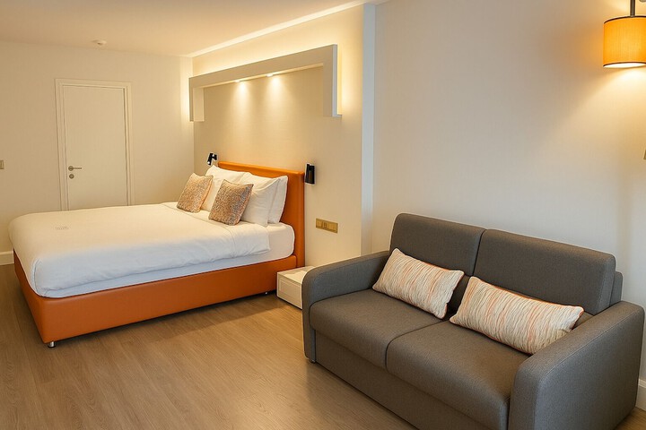 Room 3 of 38