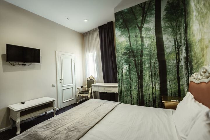 Room 28 of 47