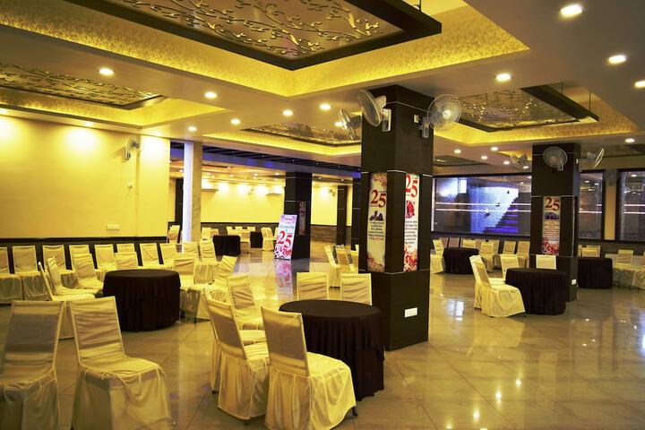 Ballroom/Hall 51 of 54