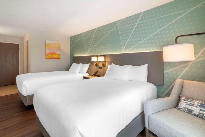 2 Double Beds Business Room Upgrade (5 of 12)