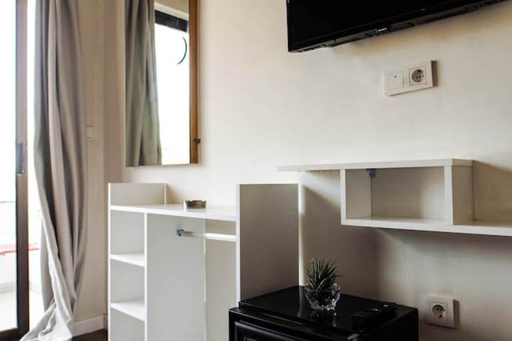 Room 74 of 135