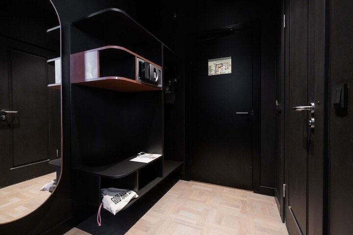 Room 50 of 229