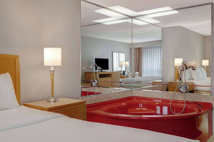 Room 21 of 31