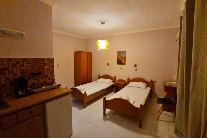 Room 11 of 29
