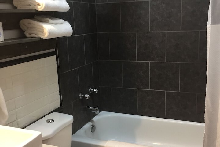 Room 128 of 167