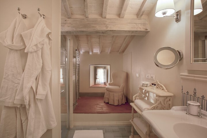 Room 11 of 29