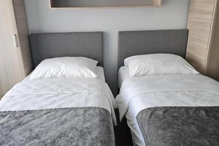 Room 16 of 27