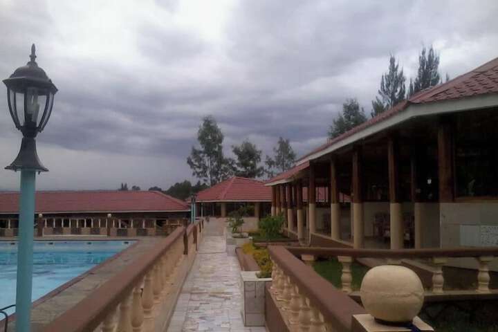Pool 10 of 40