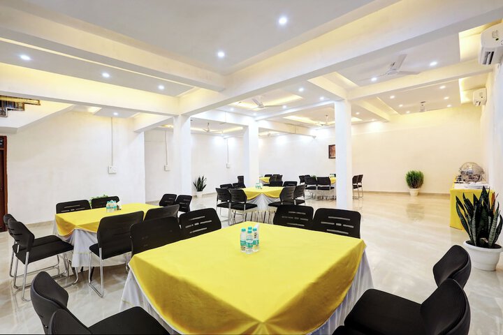 Ballroom/Hall 41 of 43