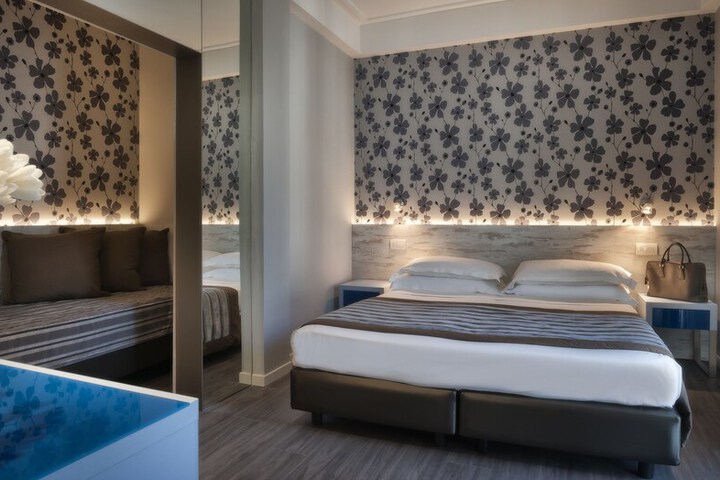 Room 27 of 59