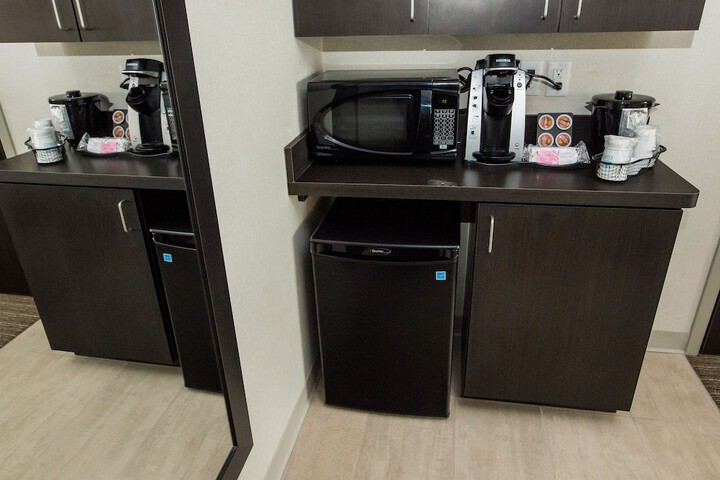 Standard 2 Queen Beds Accessible (12 of 19)