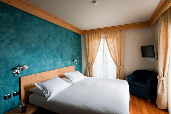 Room 6 of 49