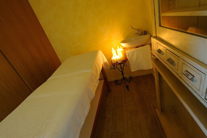 Room 57 of 83