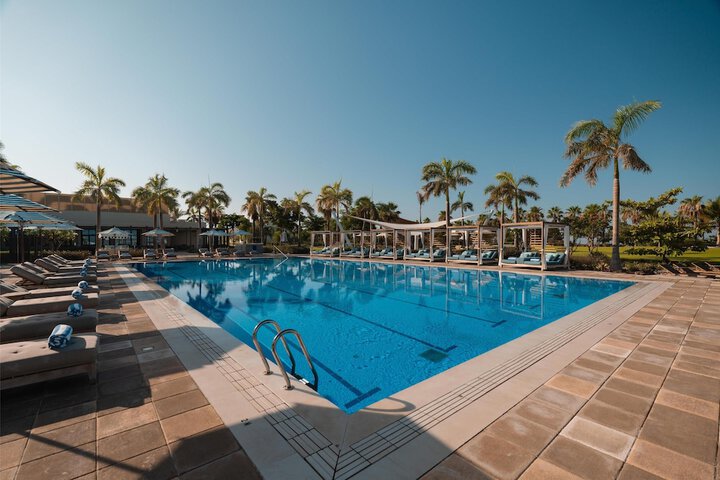 Pool 20 of 110