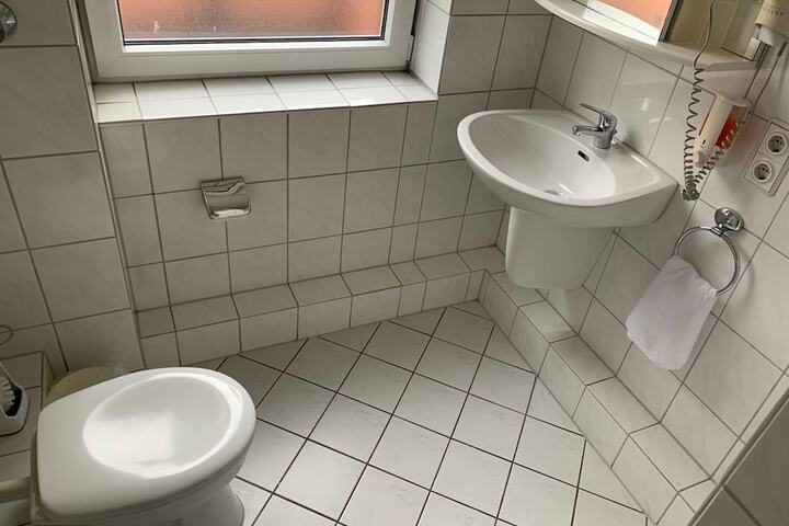 Room 20 of 33