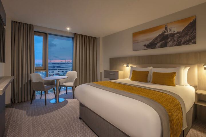 Room 6 of 21