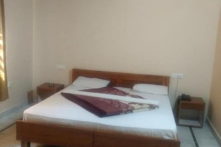 Room 15 of 29