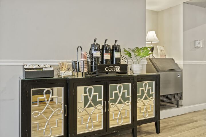 Breakfast/Coffee Service 22 of 30