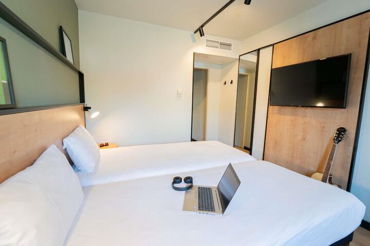 Room 18 of 62