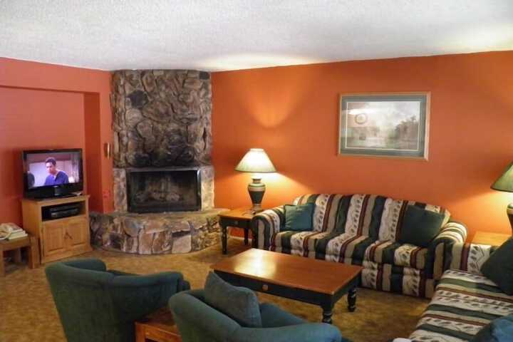 Room 8 of 12