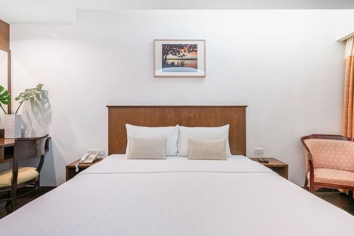 Room 15 of 146
