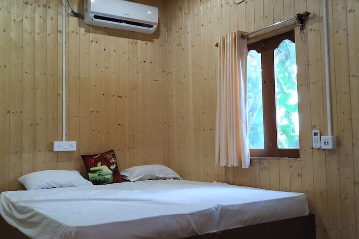 Room 3 of 27