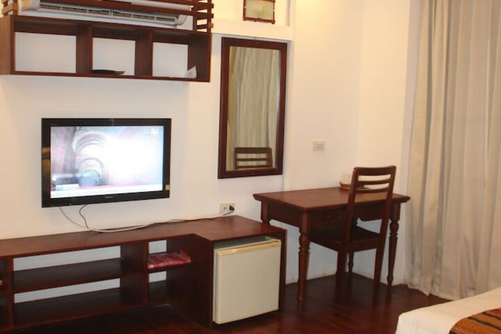 Room 4 of 52